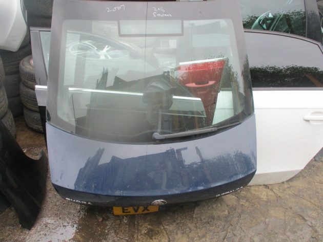 2016 GENUINE SKODA OCTAVIA REAR BARE SHELL TAILGATE BOOTLID - Image 2
