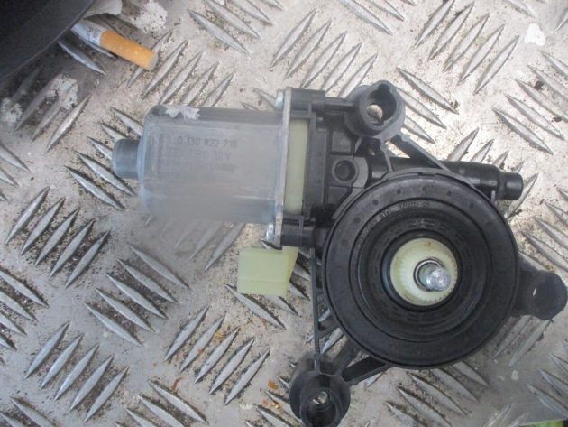 2014 GENUINE AUDI A3 WINDOW MOTOR FRONT RIGHT DRIVER SIDE OFFSIDE 5Q0959802B