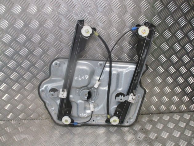 2012 GENUINE NISSAN QASHQAI FRONT LEFT PASSENGER SIDE WINDOW REGULATER MOTOR - Image 2
