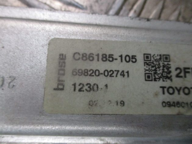 2019 TOYOTA COROLLA FRONT LEFT PASSENGER SIDE WINDOW REGULATER 69820-02741 OEM - Image 2