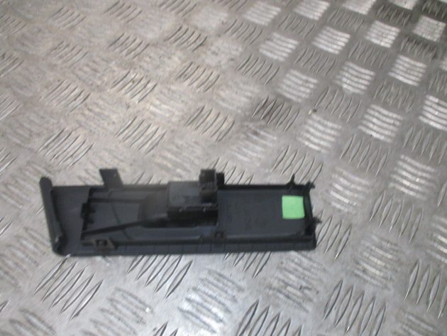 2013 GENUINE VW PASSAT B7 FRONT LEFT PASSENGER SIDE WINDOW SWITCH 3AC857857 - Image 3