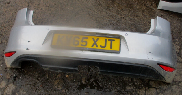 2016 GENUINE VW GOLF MK7 REAR COMPLETE BUMPER WITH SENSOR