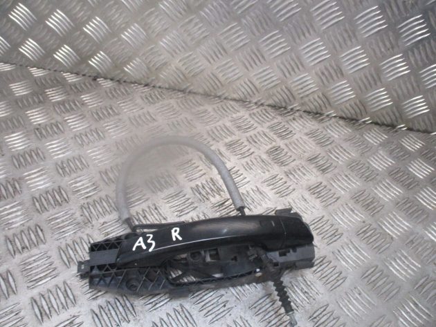 2016 GENUINE AUDI A3 8V FRONT LEFT PASSENGER SIDE EXTERIOR DOOR HANDLE 8V0839885
