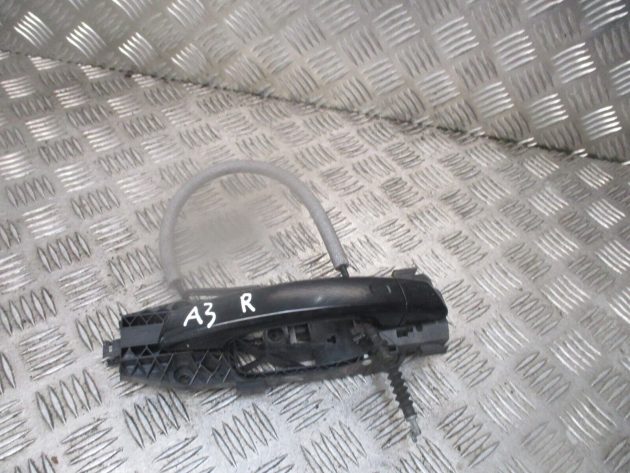 2016 GENUINE AUDI A3 8V FRONT LEFT PASSENGER SIDE EXTERIOR DOOR HANDLE 8V0839885 - Image 2