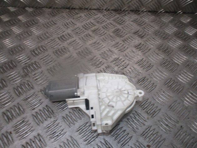 2011 GENUINE AUDI A4 FRONT LEFT PASSENGER SIDE DOOR WINDOW MOTOR 8K0959801A