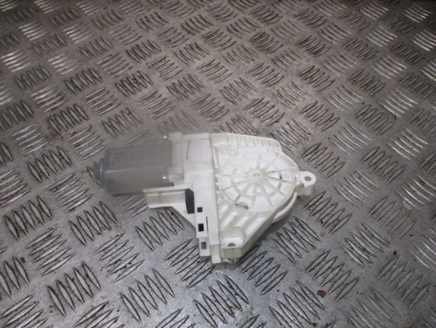 2011 GENUINE AUDI A4 FRONT LEFT PASSENGER SIDE DOOR WINDOW MOTOR 8K0959801A - Image 2