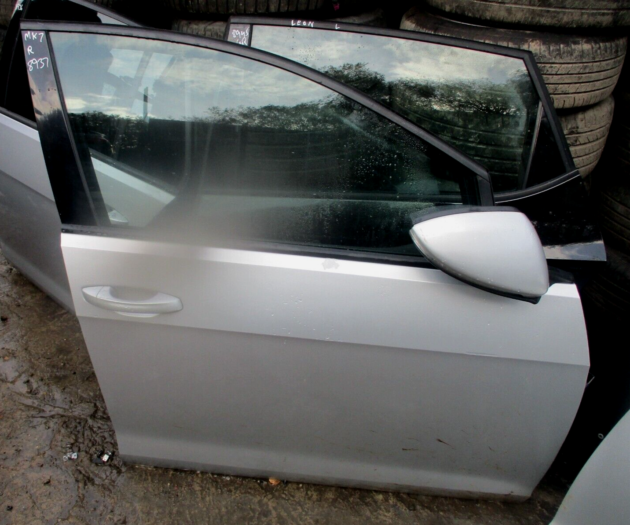 2016 GENUINE VW GOLF MK7 FRONT RIGHT DRIVER SIDE BARE SHELL DOOR OSF
