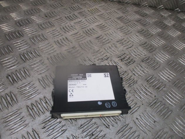 2015 GENUINE TOYOTA AURIS 1.8 HYBRID SMART KEY CONTROL MODULE UNIT 8999002220