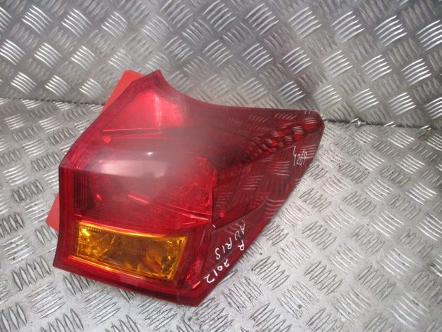 2015 GENUINE TOYOTA AURIS ESTATE REAR RIGHT DRIVER SIDE BODY LIGHT LAMP - Image 2