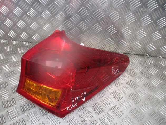 2015 GENUINE TOYOTA AURIS ESTATE REAR RIGHT DRIVER SIDE BODY LIGHT LAMP - Image 3