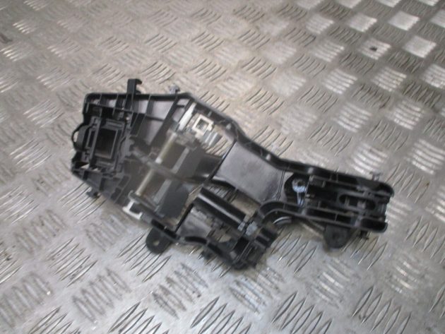 2018 GENUINE VW PASSAT B8 FRONT LEFT PASSENGER SIDE EXTERIOR DOOR HANDLE NSF - Image 3