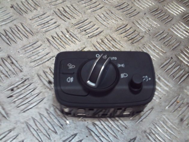 2017 GENUINE AUDI Q2 HEADLIGHT CONTROL SWITCH 8V0941531AR - Image 2
