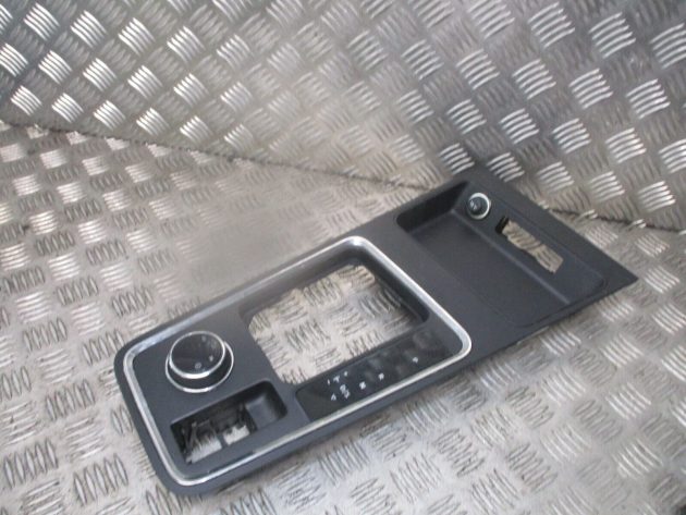 2019 GENUINE SEAT ATECA CENTRE CONSOLE GEAR SURROUND TRIM PANEL 577858329 - Image 2
