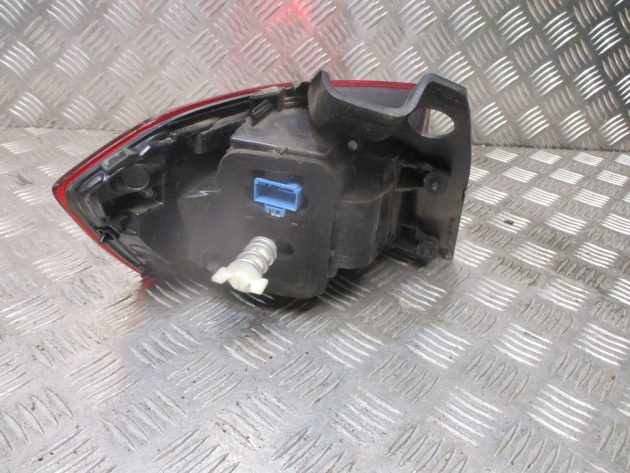 2018 VW PASSAT B8 ESTATE REAR RIGHT DRIVER SIDE TAILLIGHT LAMP 3G9945208J OEM - Image 4