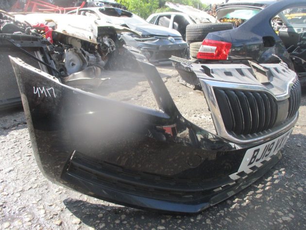 2019 GENUINE SKODA OCTAVIA FRONT COMPLETE BUMPER - Image 4