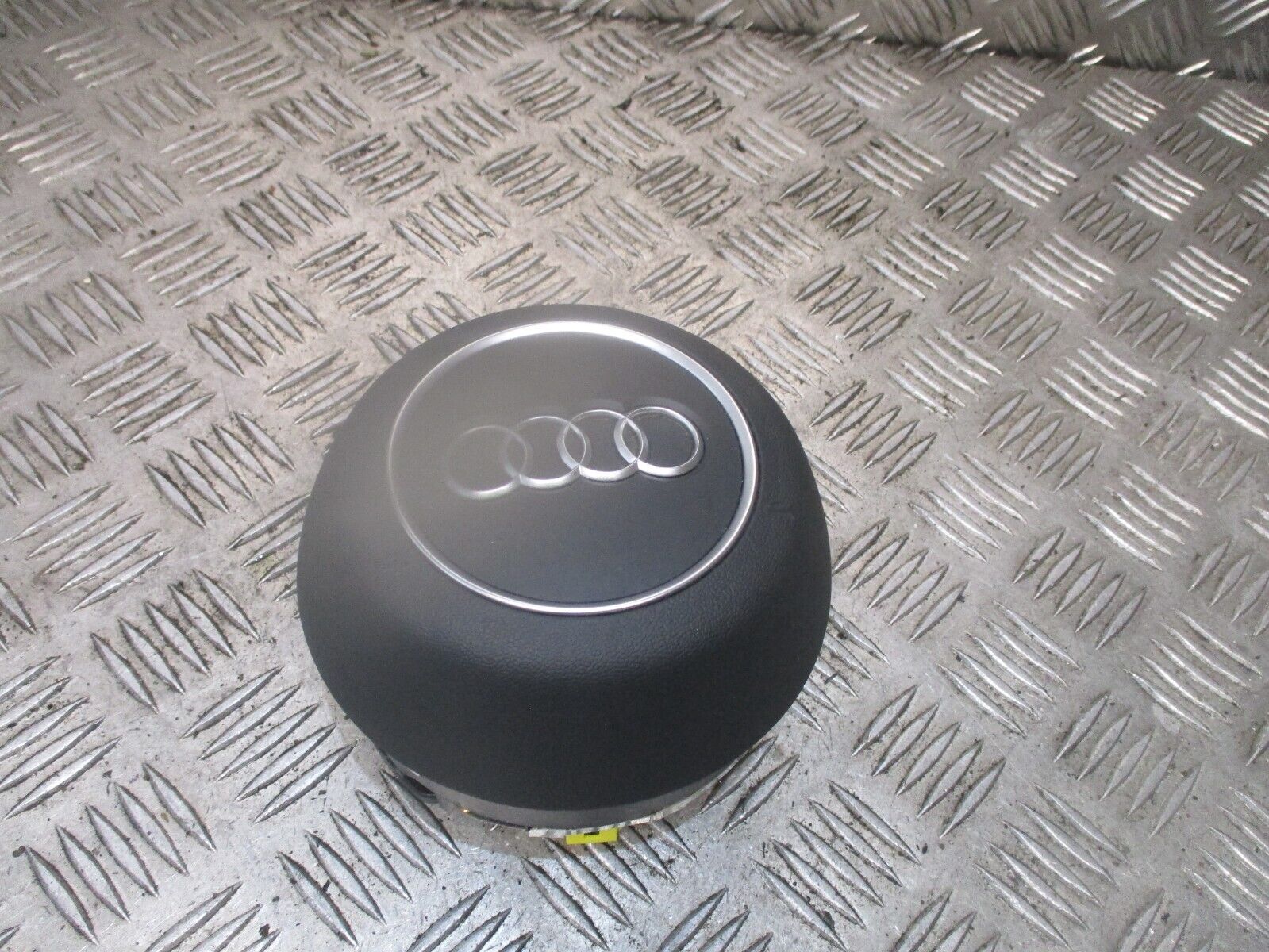 2015 GENUINE AUDI A3 8V FRONT DRIVERS SIDE STEERING WHEEL BAG 8V0880201DN - Image 2