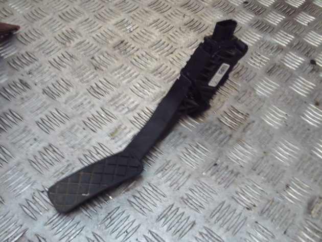 2018 GENUINE VW TIGUAN ACCELERATOR THROTTLE PEDAL 5Q2723503D - Image 2
