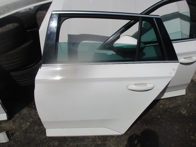 2017 GENUINE SKODA SUPERB ESTATE REAR LEFT PASSENGER SIDE BARE SHELL DOOR NSR - Image 4