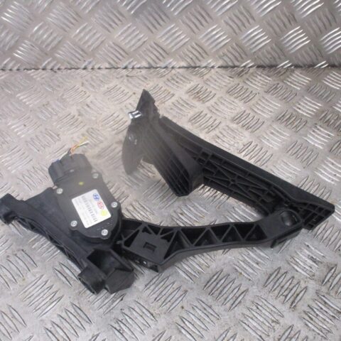 2013 GENUINE HYUNDAI I40 ACCELERATOR THROTTLE GAS PEDAL 32726-3Z900