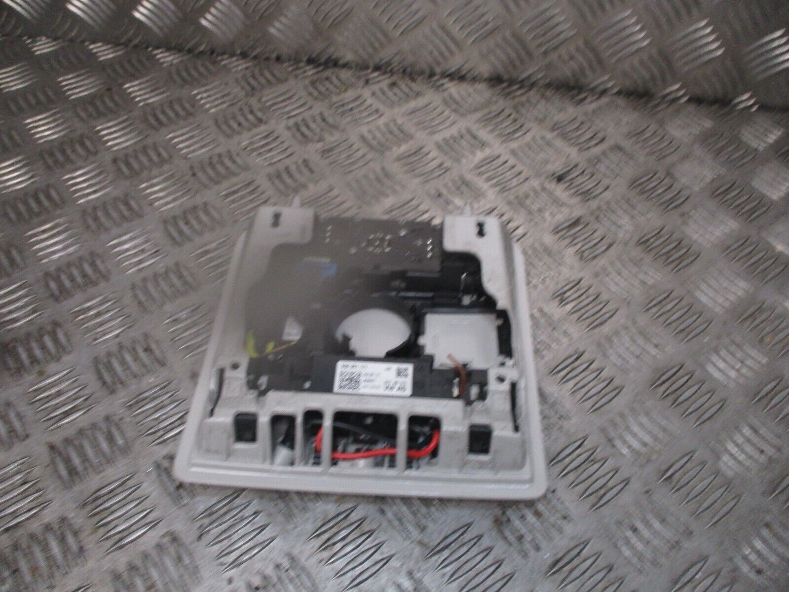 2015 GENUINE SEAT LEON FRONT INTERIOR ROOF READING LIGHT LAMP 5Q0951171 - Image 3