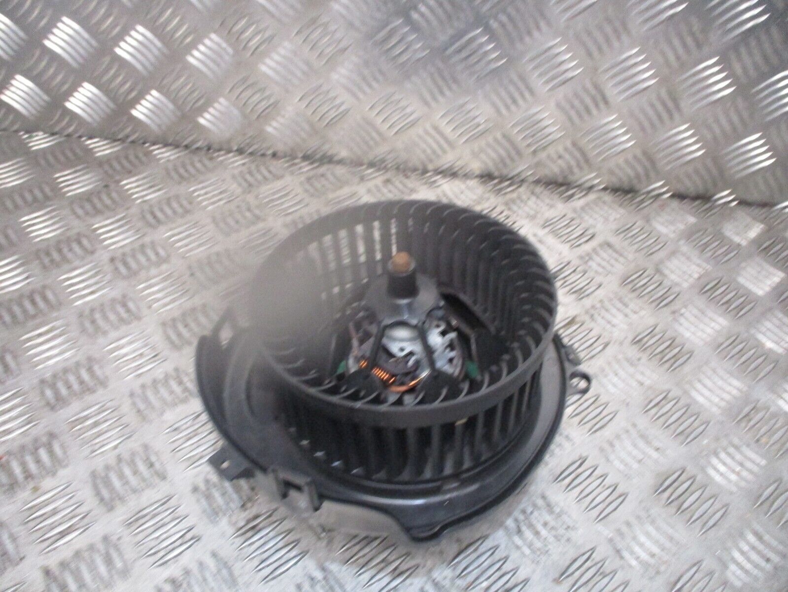 2015 GENUINE SEAT LEON HEATER BLOWER FAN MOTOR 5Q0907521E - Image 2