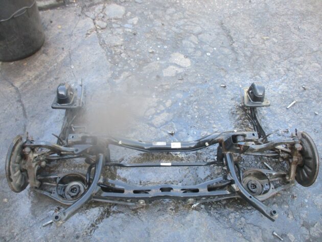 2018 GENUINE VW GOLF MK7.5 2.0TDI REAR COMPLETE AXLE - Image 2