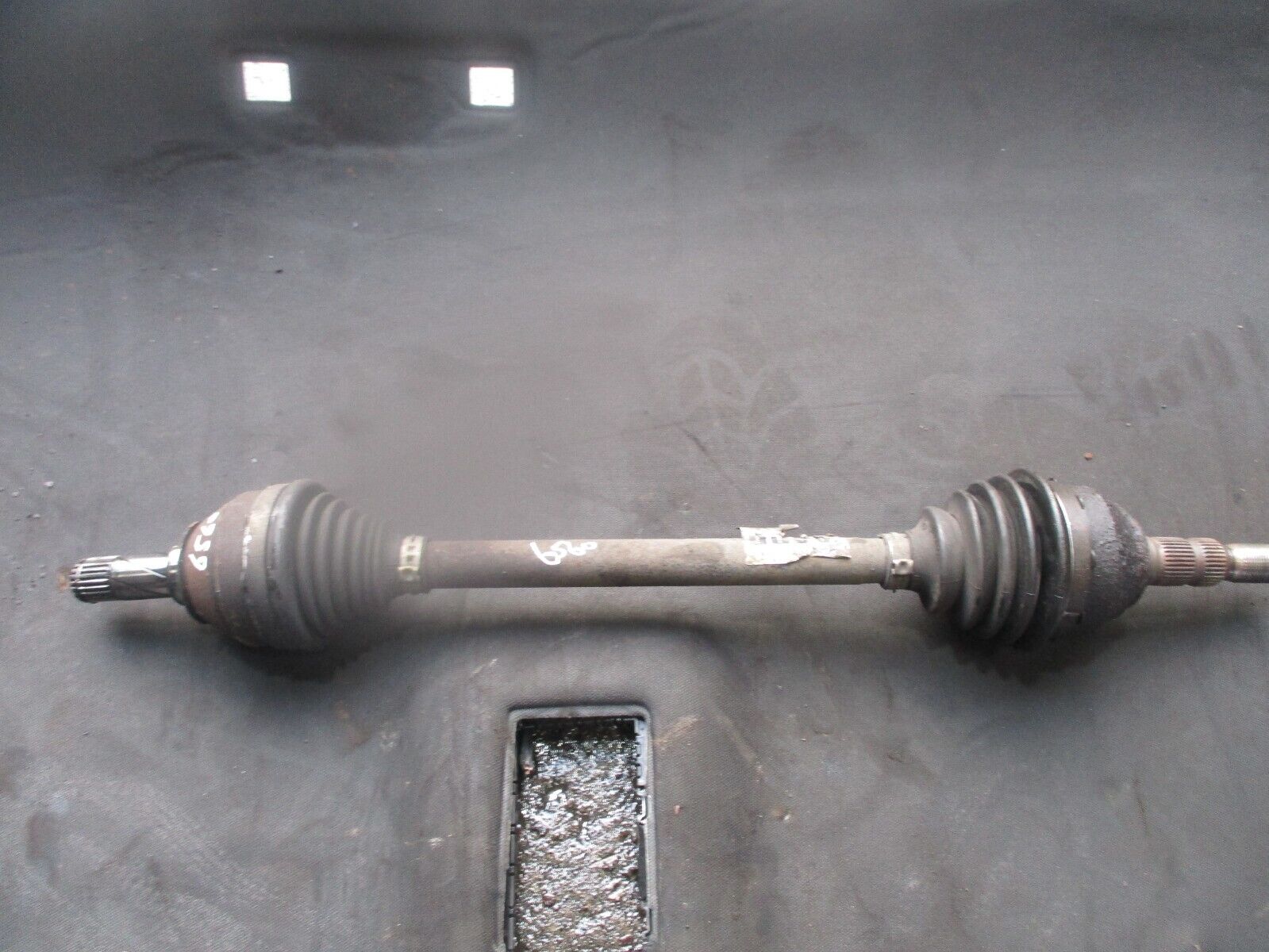 2015 GENUINE VAUXHALL ASTRA PETROL FRONT LEFT PASSENGER SDIE DRIVERSHAFT - Image 3