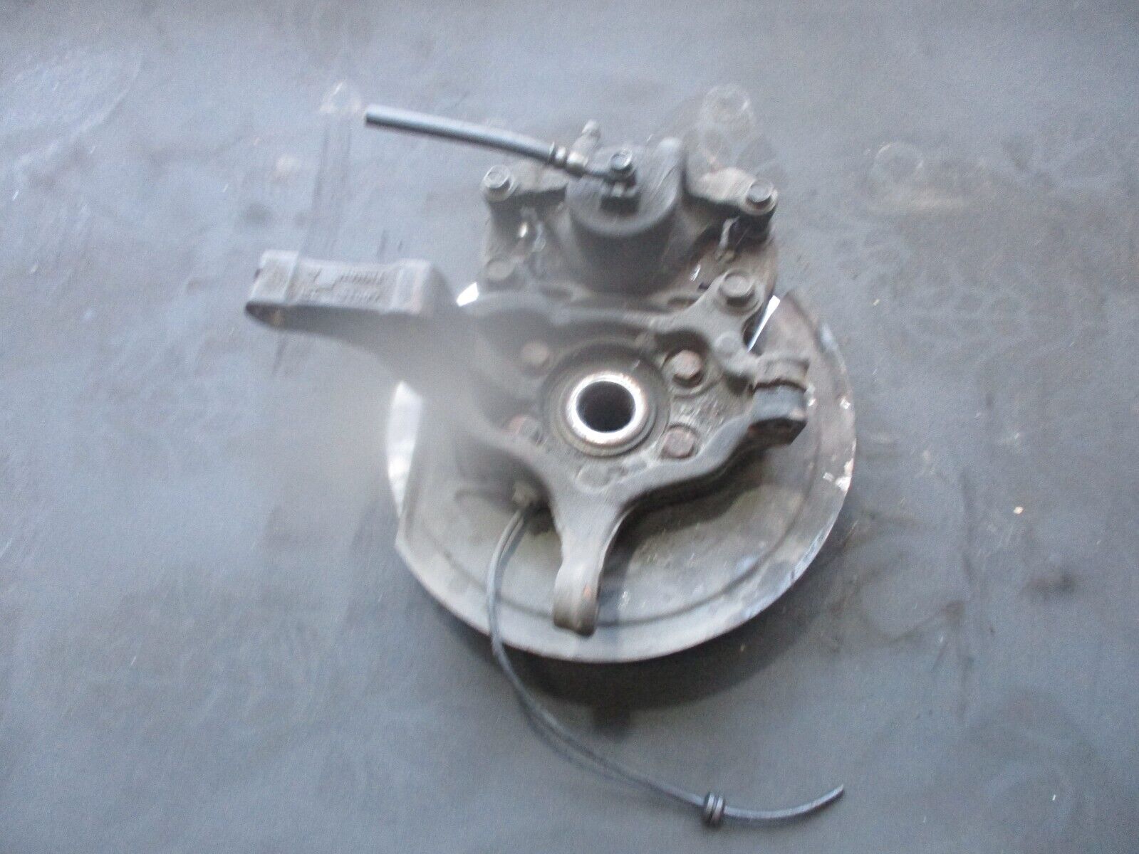 2015 GENUINE NISSAN JUKE 1.6 PETROL FRONT LEFT PASSENGER SIDE WHEEL HUB - Image 3