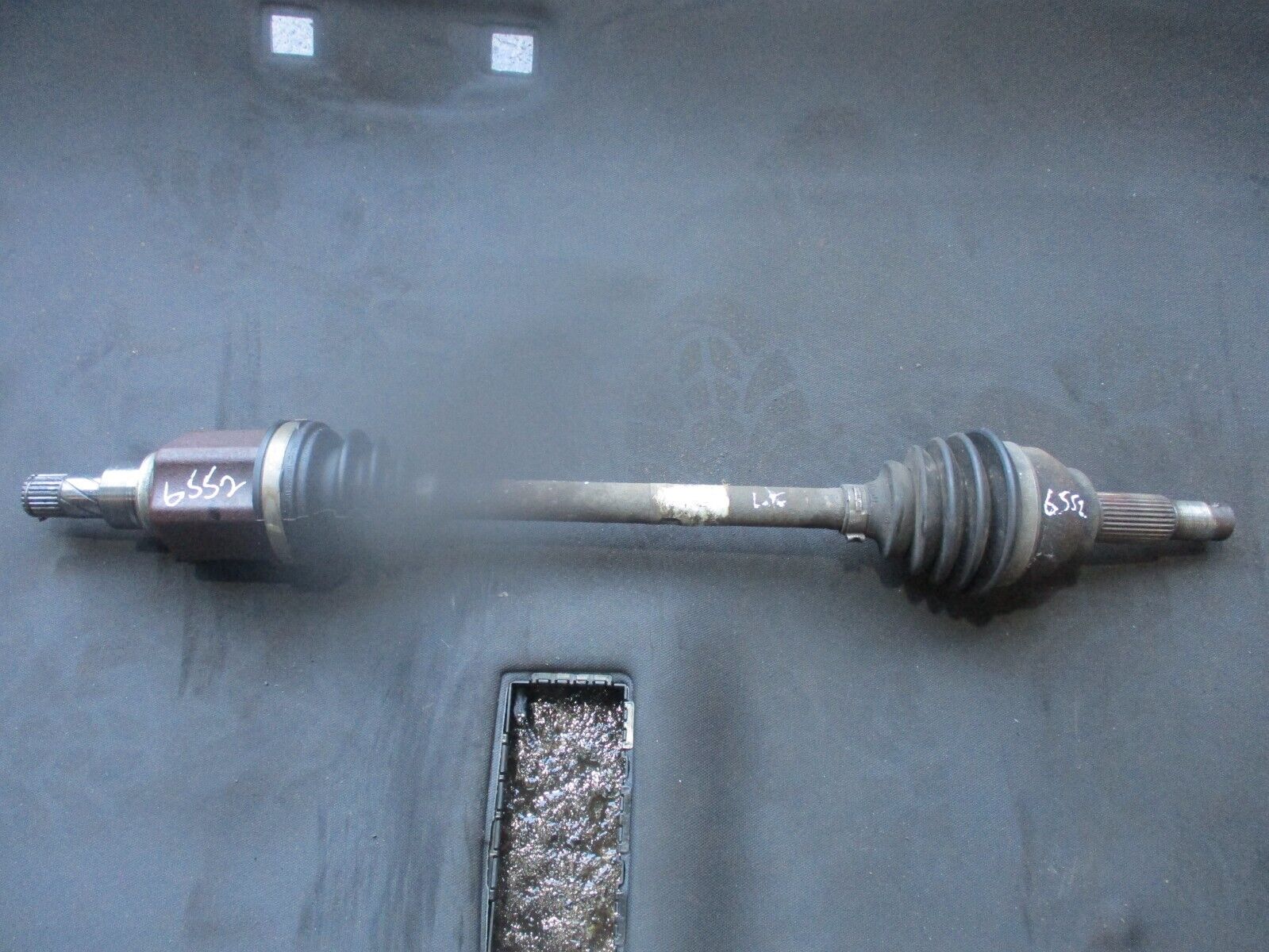 2015 NISSAN JUKE 1.6 PETROL AUTOMATIC FRONT LEFT PASSENGER SIDE DRIVESHAFT OEM - Image 2