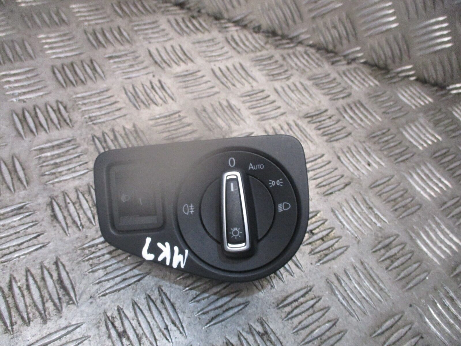 2014 GENUINE VW GOLF MK7 HEADLIGHT LAMP ADJUSTER CONTROL SWITCH 5G2858341 - Image 2