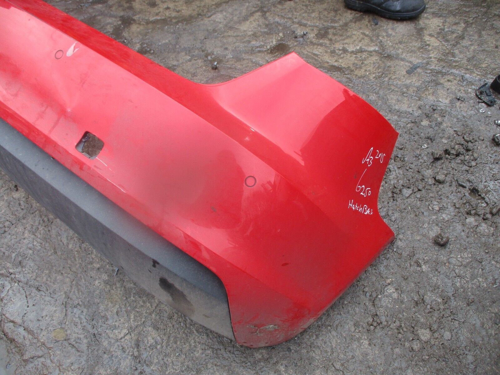 2015 GENUINE AUDI A3 HATCHBACK REAR COMPLETE BUMPER - Image 3