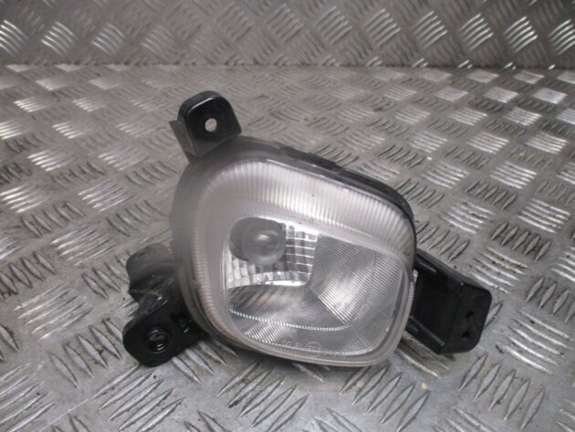 2019 GENUINE KIA PICANTO FRONT RIGHT DRIVER SIDE FOG LIGHT LAMP 92208-G6 - Image 2