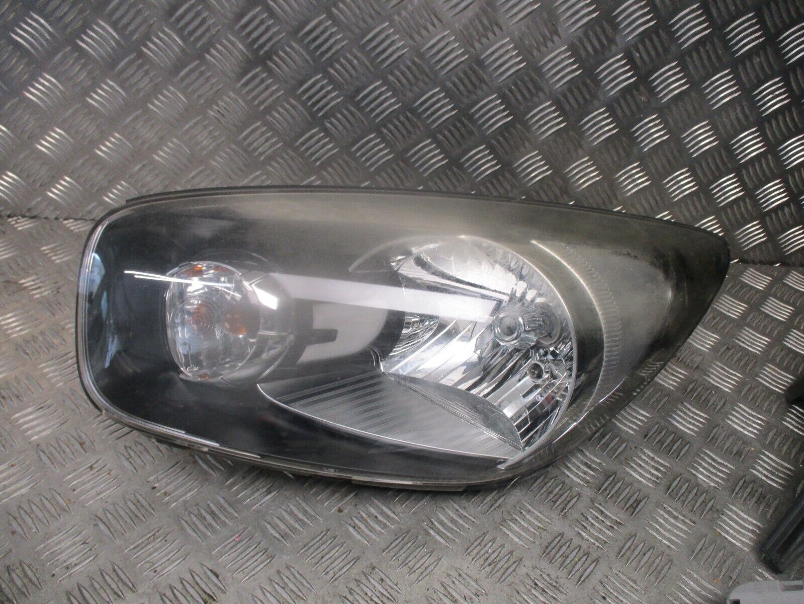 2015 GENUINE KIA PICANTO FRONT LEFT PASSENGER SIDE HEADLIGHT LAMP 92101-1Y0 - Image 3