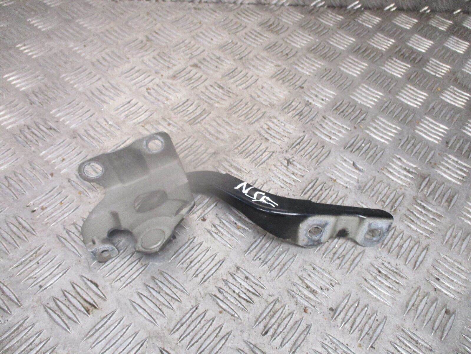 2015 GENUINE KIA PICANTO FRONT LEFT PASSENGER SIDE BONNET HINGE NSF - Image 2