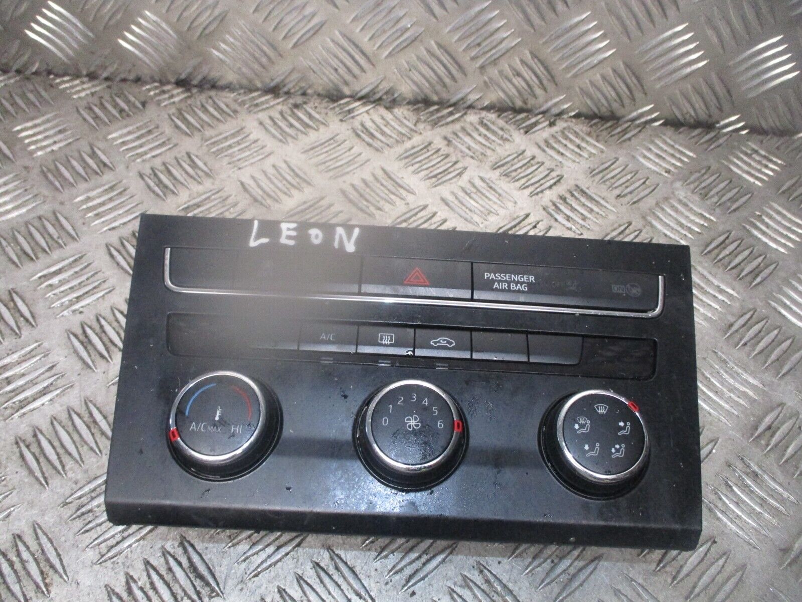 2016 GENUINE SEAT LEON HEATER AC CLIMATE CONTROL SWITCH PANEL 5F0907426M - Image 2