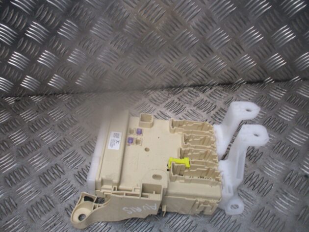 2016 GENUINE TOYOTA AURIS FUSE BOX RELAY BOX MODULE UNIT 8273012X80A - Image 2