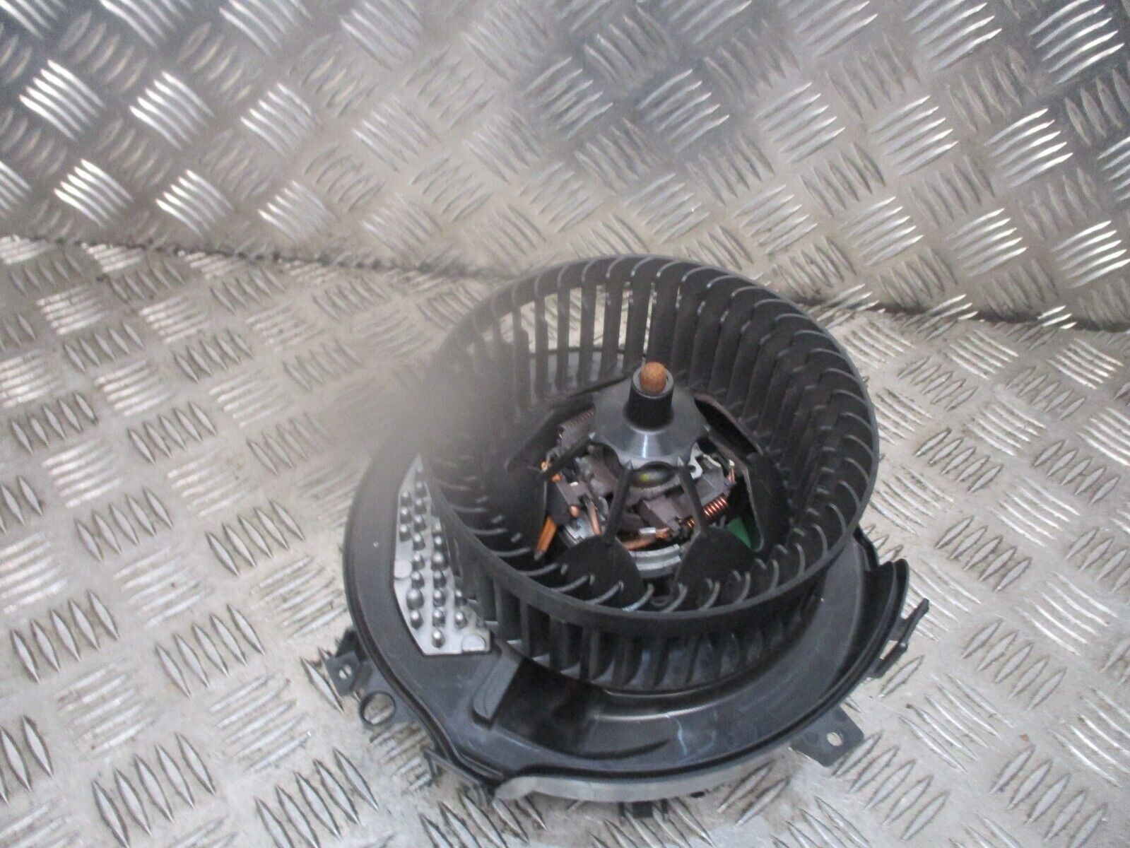 2015 GENUINE AUDI A3 8V HEATER BLOWER FAN MOTOR 5Q0907521C - Image 2