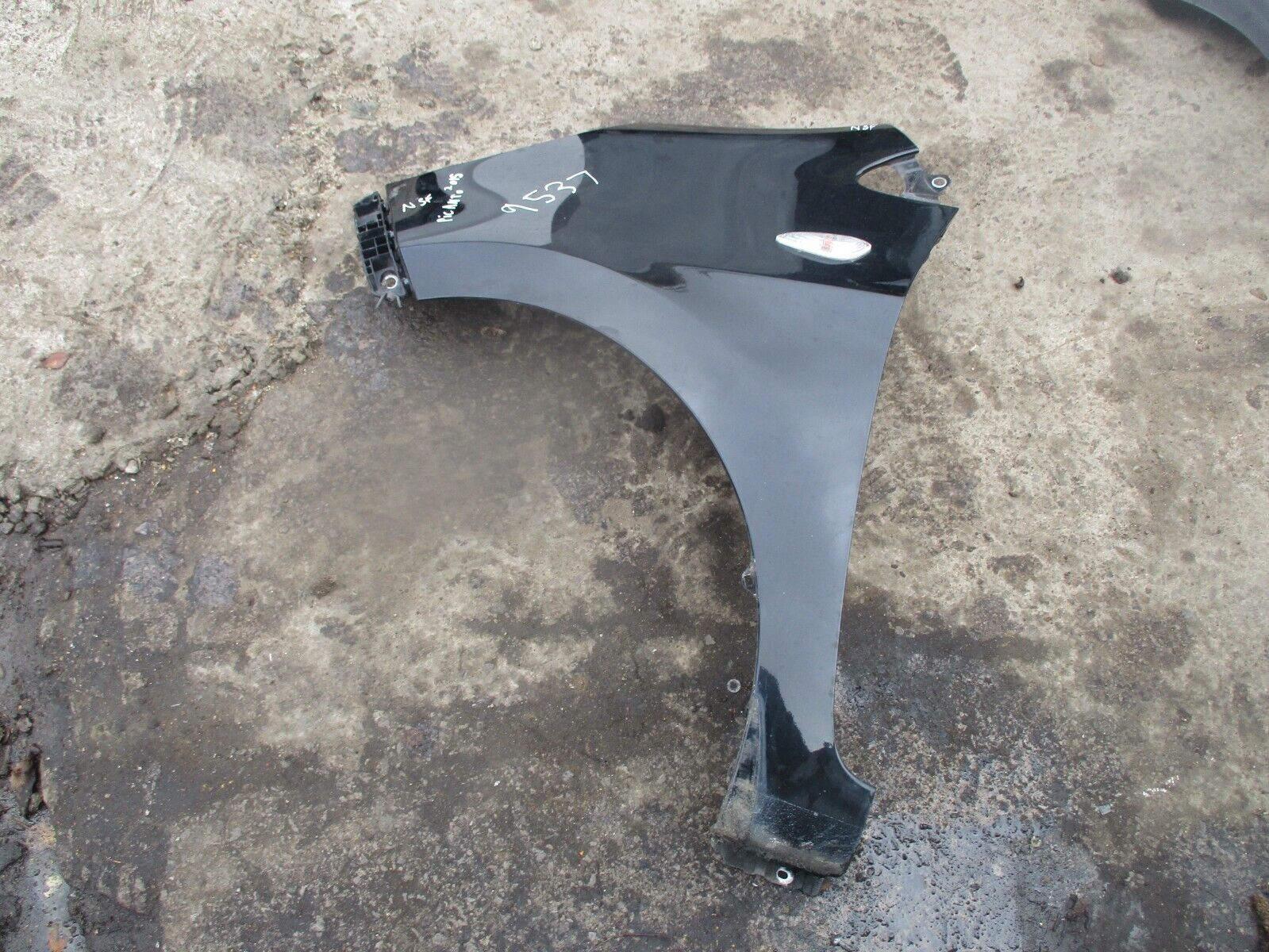 2015 GENUINE KIA PICANTO FRONT LEFT PASSENGER SIDE WING FENDER - Image 2