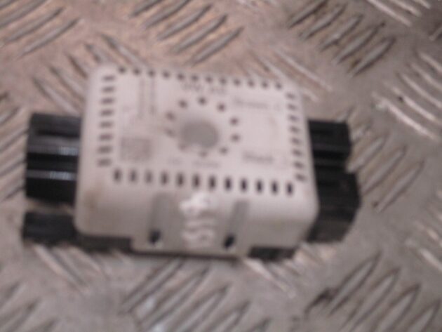 2014 GENUINE VW GOLF MK7 AERIAL ANTENNA AMPLIFIER MODULE 5Q0035570 - Image 3