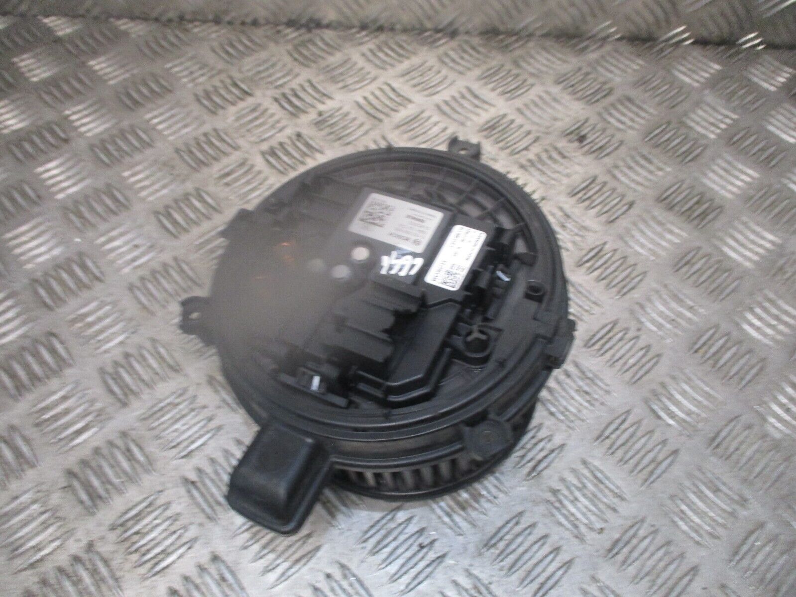 2015 GENUINE VAUXHALL ASTRA HEATER BLOWER MOTOR FAN E011500116 - Image 3