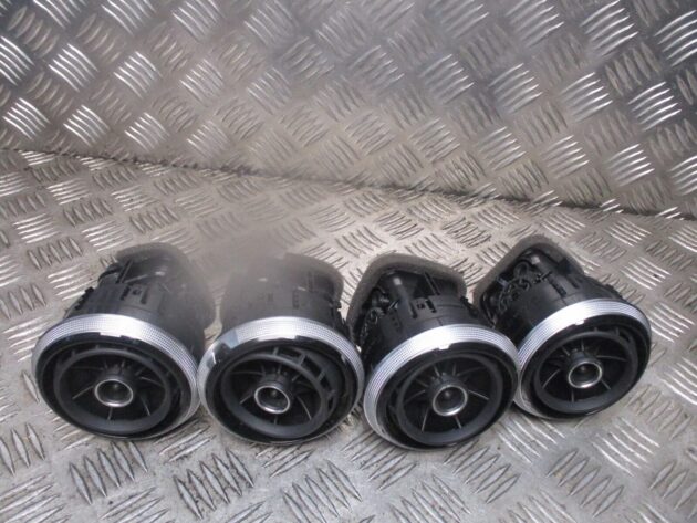 2015 GENUINE AUDI A3 8V FRONT DASHBOARD HEATER AC 4 X AIRVENTS 8V0820901A - Image 2