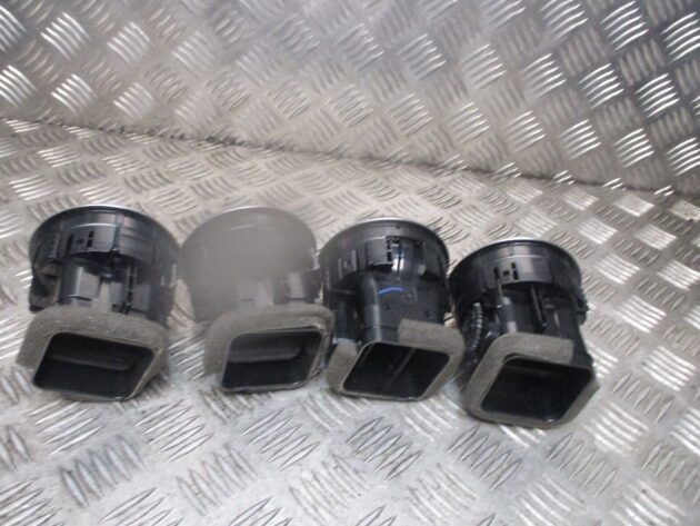 2015 GENUINE AUDI A3 8V FRONT DASHBOARD HEATER AC 4 X AIRVENTS 8V0820901A - Image 3