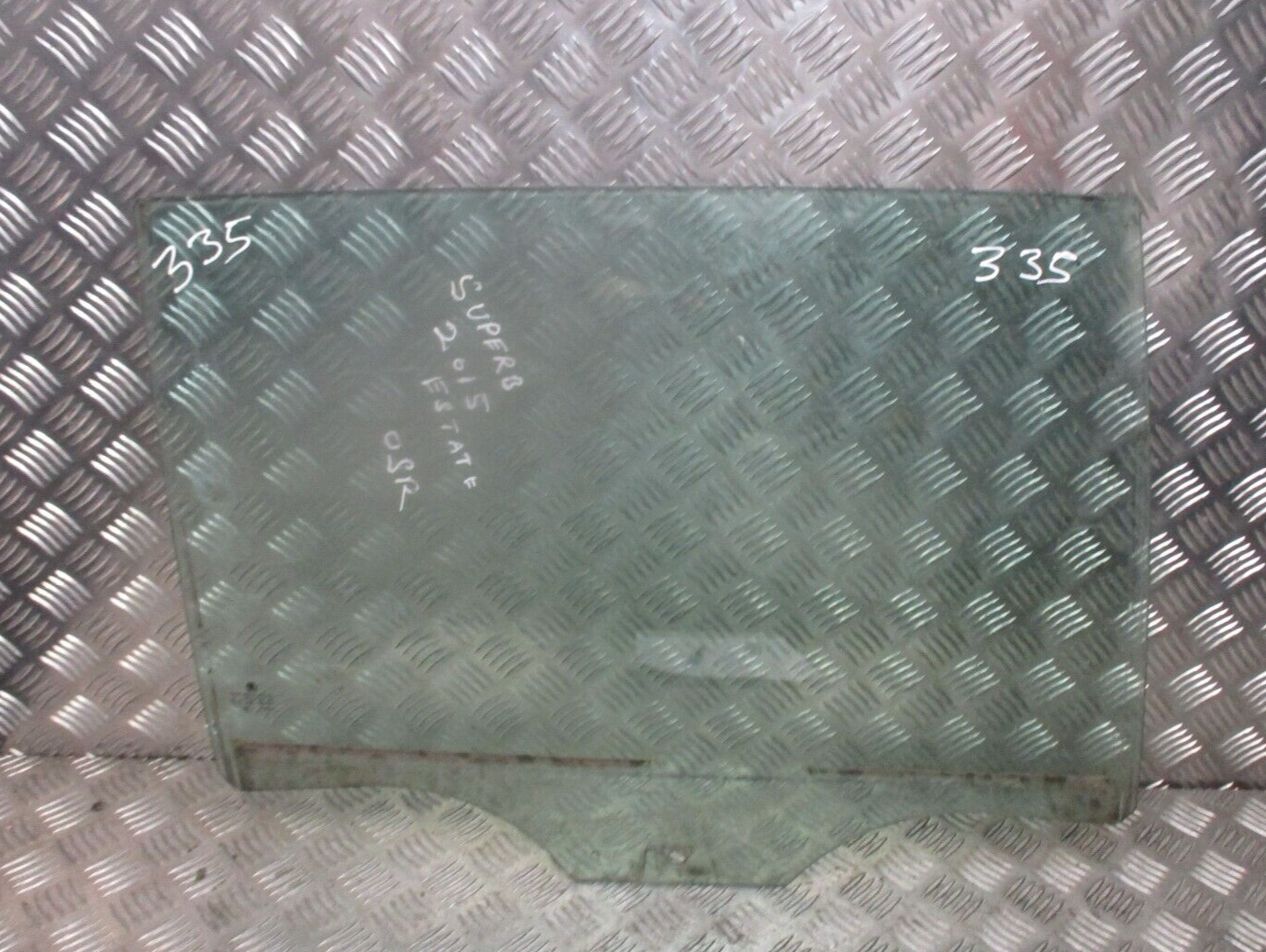 2015 GENUINE SKODA SUPERB ESTATE REAR RIGHT DRIVER SIDE WINDOW GLASS