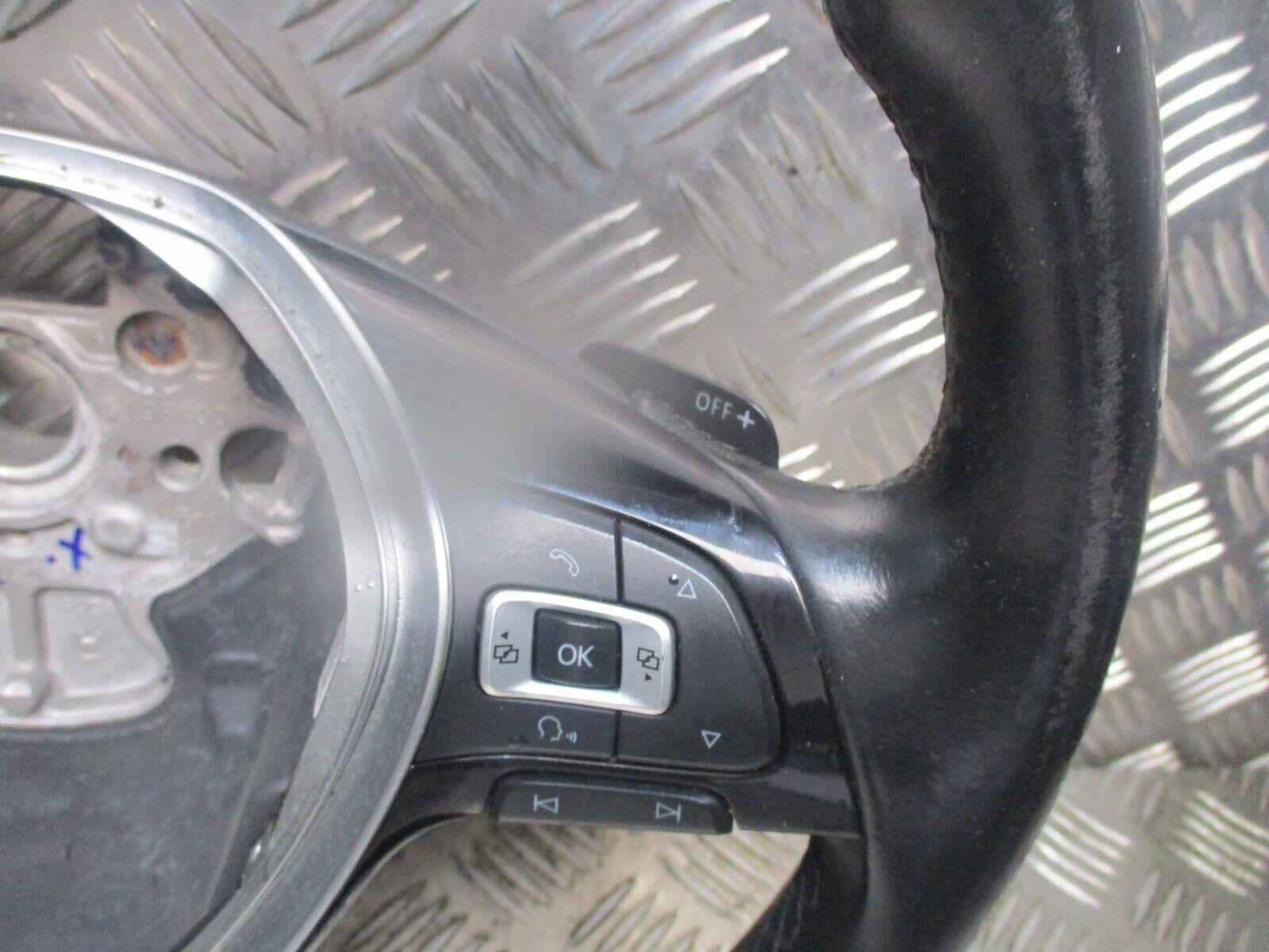 2015 GENUINE VW GOLF MK7 MULTIFUNCTION DRIVERS STEERING WHEEL 5Q0419091DN - Image 2