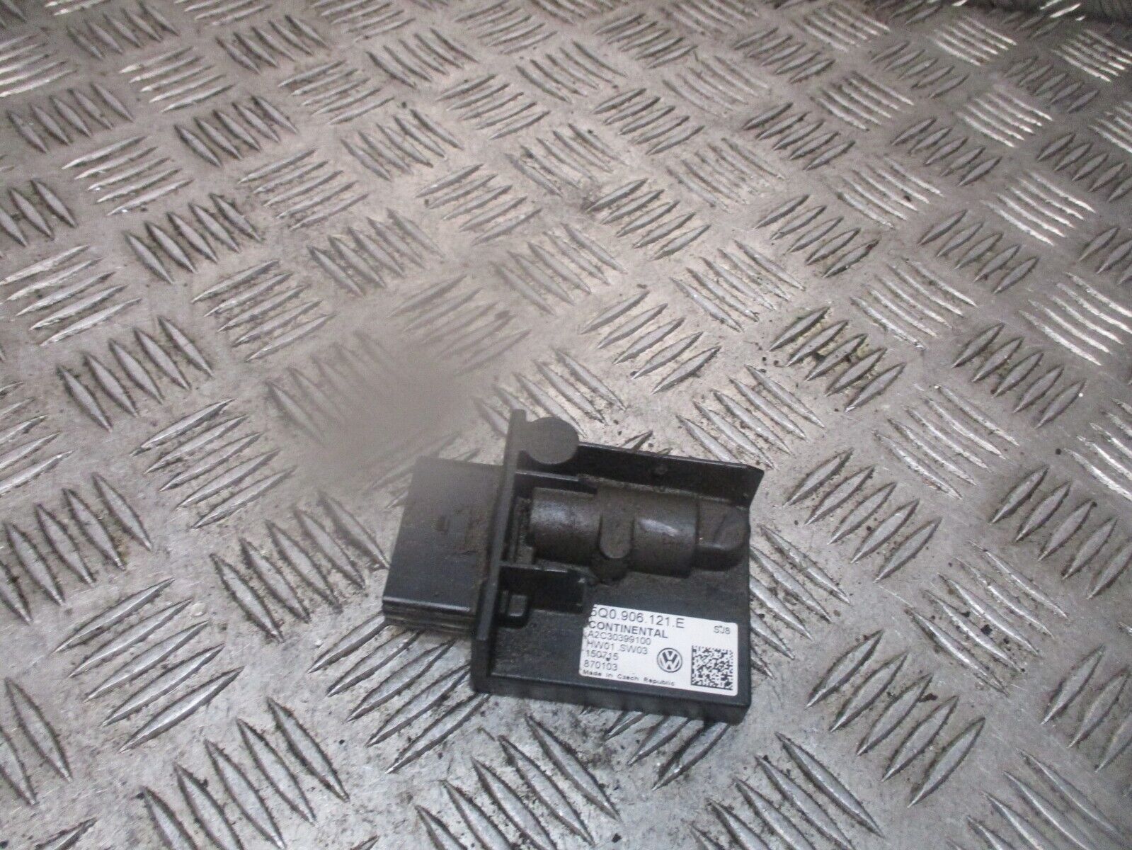 2015 GENUINE VW GOLF MK7 IN TANK FUEL PUMP CONTROL MODULE UNIT 5Q0906121E