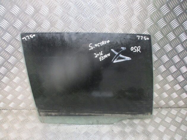 2016 GENUINE SKODA OCTAVIA ESTATE REAR RIGHT DRIVER SIDE WINDOW GLASS OSR - Image 2
