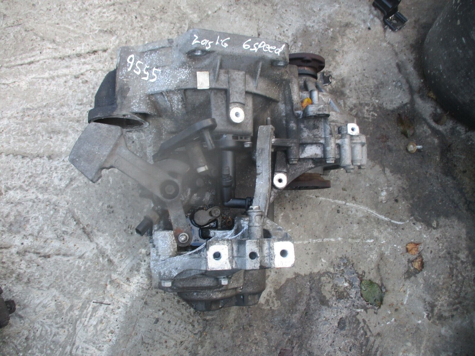 2015 GENUINE VW SEAT SKODA AUDI 1.6 TDI 6 SPEED MANUAL TRANSMISSION GEAR BOX - Image 2