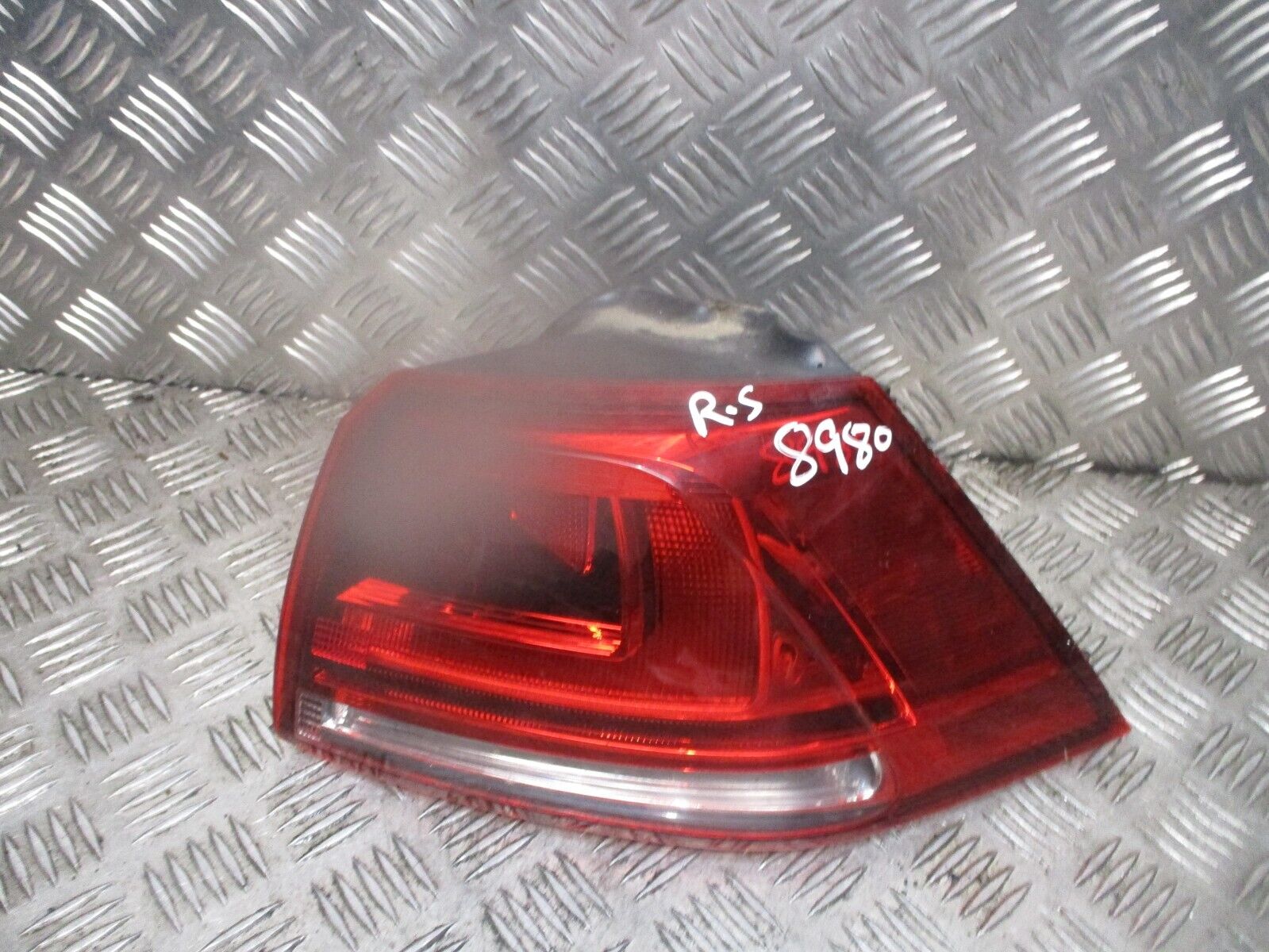 2015 GENUINE VW GOLF MK7 REAR RIGHT DRIVER SIDE BODY TAILLIGHT LAMP 5G0945096P - Image 2