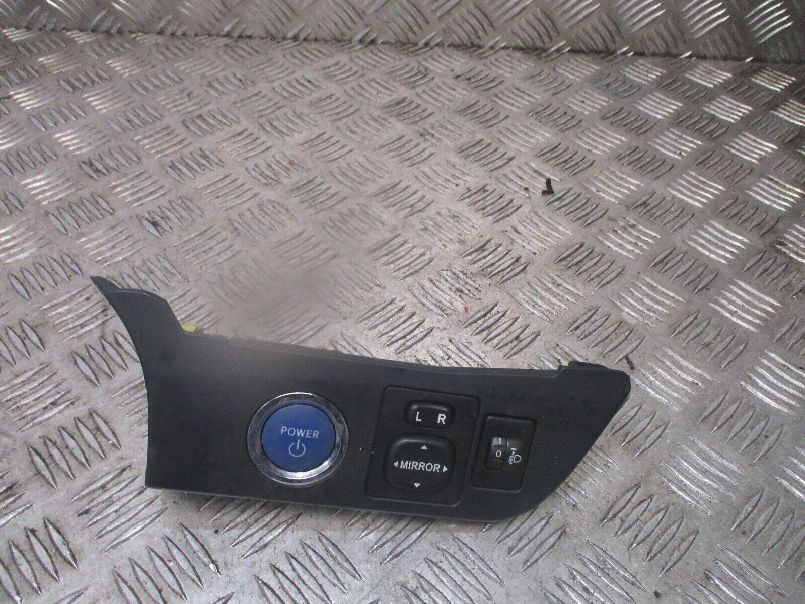 2015 GENUINE TOYOTA YARIS WING MIRROR ADJUSTER & START STOP SWITCH 554460D070