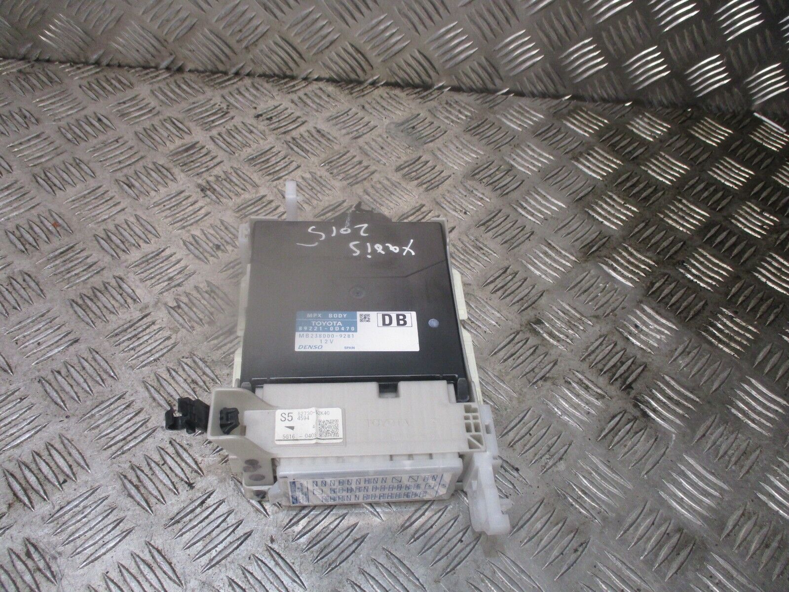 2015 GENUINE TOYOTA YARIS BCM BODY CONTROL MODULE UNIT 892210D470